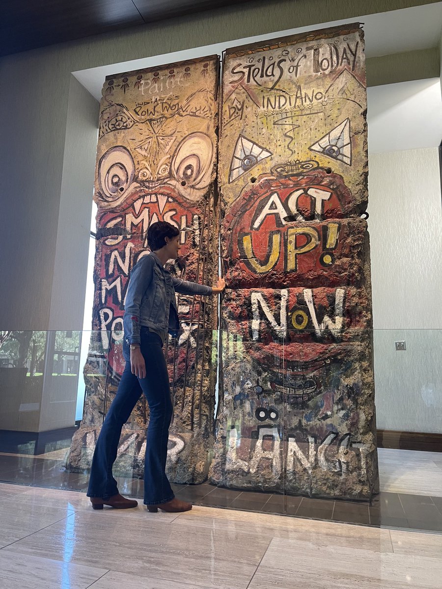 KRubacek's tweet photo. I found another piece of the Berlin Wall. History is all around us but we have to pay attention. Let us not repeat the mistakes from our past, but learn from them!
#kayrubacek
#communismkills
#NowhereLeftToRun
#berlinwall https://t.co/FJa7V8g2d4