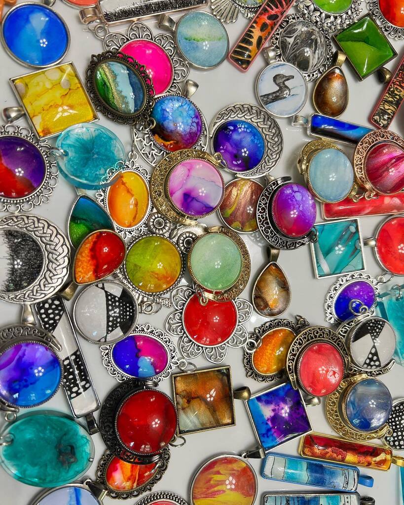 SceneOneArt's tweet photo. Street fair prep is under way! Huge restock of pendants and earrings. #sceneoneart #somervillenjstreetfair #somervillenj #jewelry #wearableart #earrings #necklaces #pendants https://t.co/rBZsz33Np2
