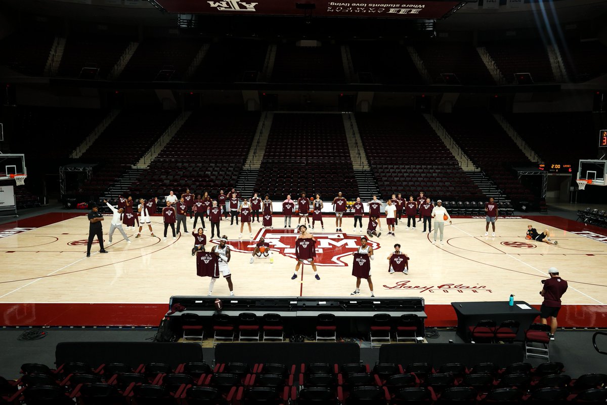 aggiembk's tweet photo. Learned a lot about this group.

Boot Camp: Game Day ✅🏁👍

#GigEm https://t.co/fEuK0rJ8Wy