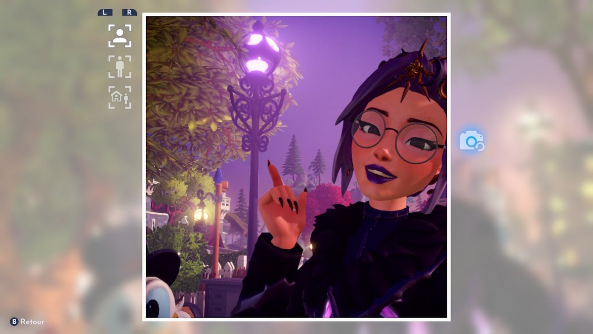 PurpleSobralia's tweet photo. Un jolie lampadaire violet comme j'aime! #NintendoSwitch #DisneyDreamlightValley https://t.co/Kt2x2MbsLO