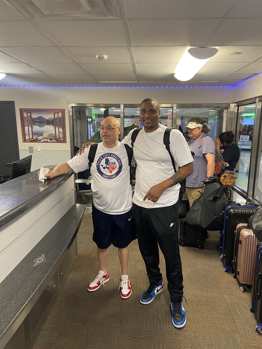 osneed11's tweet image. Once again thanks OG!! Really,not only do you demand respect but you give respect. We didn’t see everything eye to eye but we handled it like men and brought the Big Prize home and help young ladies achieve their dreams.#2REAL