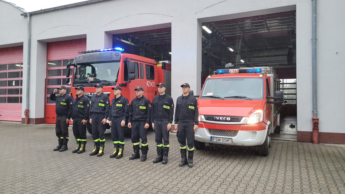 SSwiebodzin's tweet photo. O godzinie 18 oddaliśmy hołd tragicznie zmarłemu podczas działań ratowniczo-gaśniczych Druhowi z OSP Balice.

Cześć jego pamięci!!! https://t.co/ubnKZ3sfps