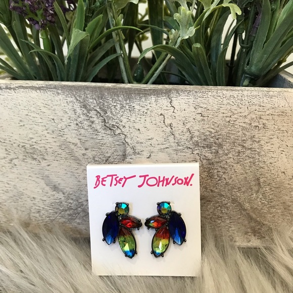 TheExpertMan_'s tweet photo. So good I had to share! Check out all the items I'm loving on @Poshmarkapp #poshmark #fashion #style #shopmycloset #johnvarvatos #carters #betseyjohnson: https://t.co/t3PAQ3f1mZ https://t.co/zRikPHGVF2