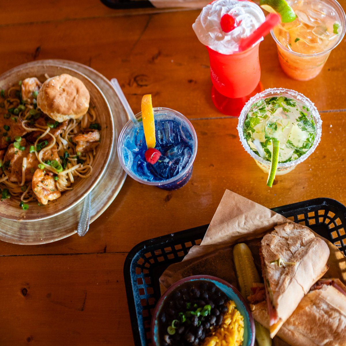 BaitBimini's tweet photo. Whether grabbing lunch for yourself or you need to feed a crowd, you can find a filling and flavorful meal at Bimini Bait Shack. https://t.co/7ohkbkd4aG