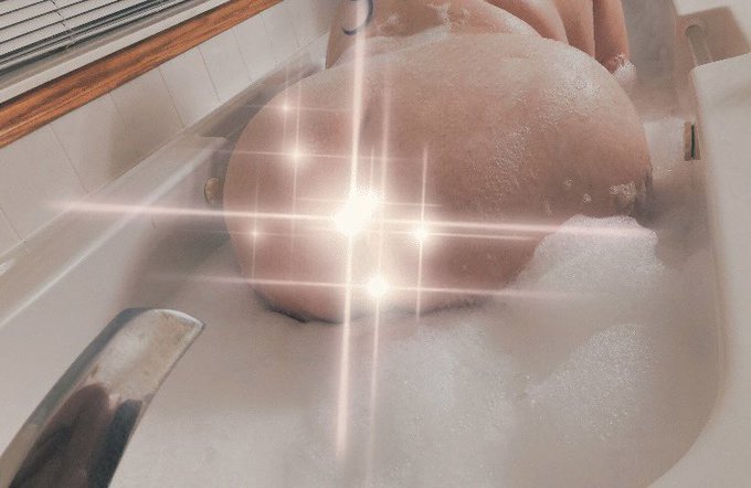 Sexy tentacle dildo video in the bath on my premium AND my premium page is only $3?!? Don&rsquo;t miss out🤤