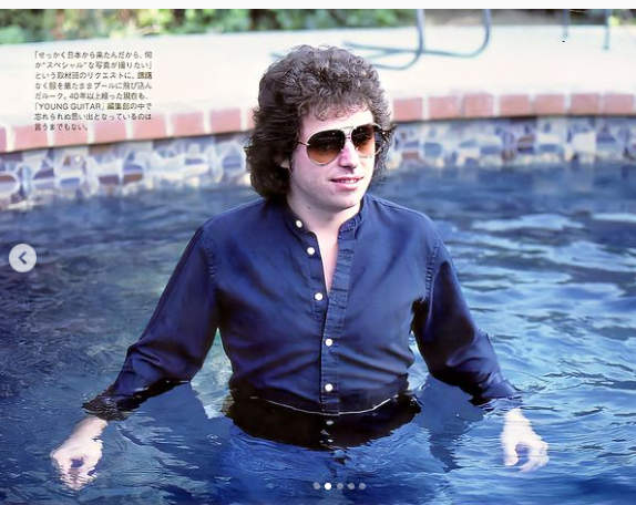 TinaLouise2022's tweet photo. Steve Lukather photo shoot at his Los Angeles home for Young Guitar Magazine, 1982.
Pictures restored by @ricksmusic34 on Instagram
Photographer unknown

#toto #totoband #totoiv #stevelukather #youngguitar #youngguitarmagazine #NineteenEightyTwo https://t.co/GzpfgqyHL7