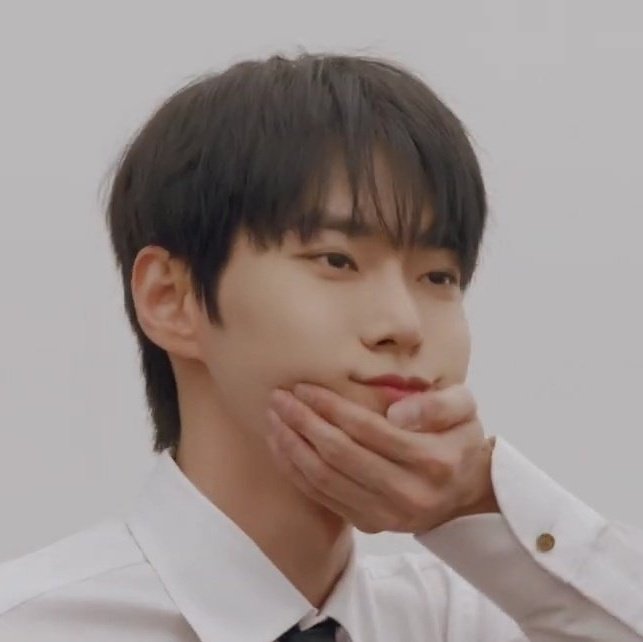 eliasjd114's tweet photo. Menopang beban hidup sejak kicik ❌
Menopang pipi na sejak dini ✅ https://t.co/BQb5O4Svyh