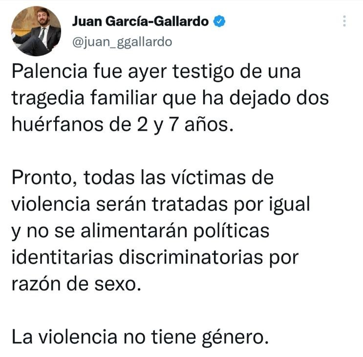 IreneMontero's tweet photo. Hablar de las víctimas de violencia machista, una mujer y sus dos criaturas de 7 y 2 años, como privilegiadas, es una forma de revictimizar, multiplicar la violencia y cerrar puertas a otras mujeres para salir de ella. Somos más quienes no pararemos hasta que no haya #NiUnaMenos https://t.co/6jyLwrfEvR