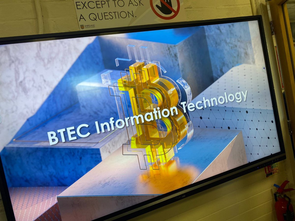 JForbesSCA's tweet photo. Year 7 Open Evening with ICT and Computer Science - students exploring the wealth of technology we offer https://t.co/WkDfNCJKXf