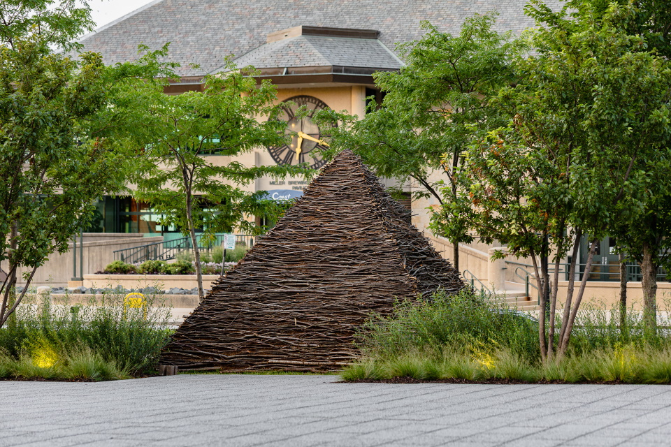 What sights will you see in Milwaukee this week?

Featured:
Maren Hassinger. "Pyramid (Monument)". 2022.
Northwestern Mutual Downtown
📸: Brian Pfister/Sculpture Milwaukee

#Milwaukee #Explore #Tourism