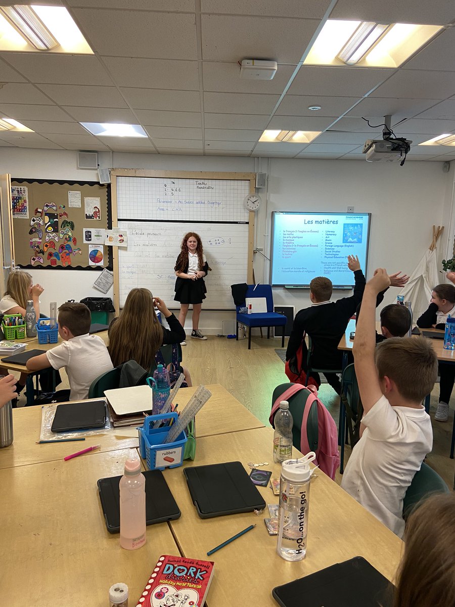 MrsEastonanto's tweet photo. In P6 we reminded ourselves of what the subjects are in French with a game of Pictionary ✍️ 🇫🇷 👏 @MrsMcManusanto https://t.co/n3eV6ezPGO