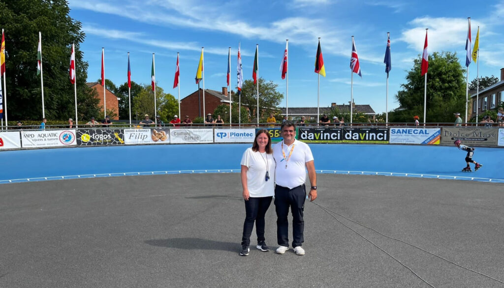 Federación Andaluza Patinaje (@fedandpatinaje) on Twitter photo #PATINAJEDEVELOCIDAD.
Sylvia Frey y Santiago Socorro, jueces de la <a href="/FedAndPatinaje/">Federación Andaluza Patinaje</a> han sido propuestos por la RFEP para jueces internacionales, celebrándose las pruebas en el mes de agosto en el Flanders Gran Prix de Ostende. 👏👏👏
web.fapatinaje.org/dos-jueces-and… #PATINAJEDEVELOCIDAD.
Sylvia Frey y Santiago Socorro, jueces de la <a href="/FedAndPatinaje/">Federación Andaluza Patinaje</a> han sido propuestos por la RFEP para jueces internacionales, celebrándose las pruebas en el mes de agosto en el Flanders Gran Prix de Ostende. 👏👏👏
web.fapatinaje.org/dos-jueces-and…