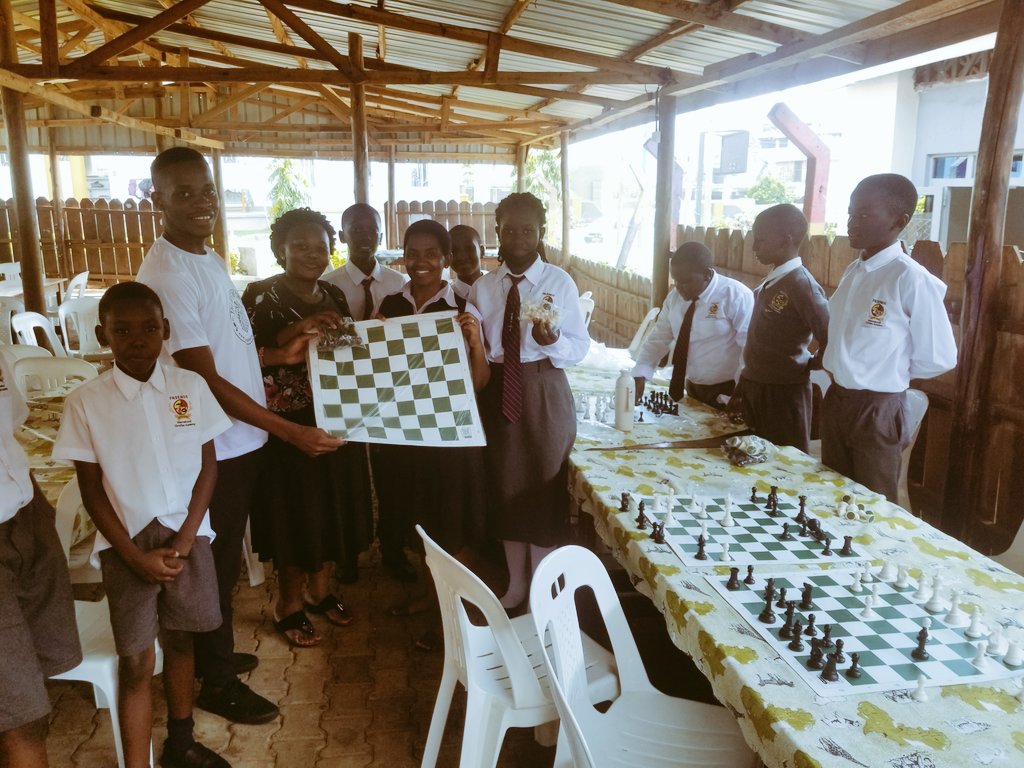 manuel4chess's tweet photo. In unity with my chess peer @Bernicewambui22 @thegiftofchess  and @TwikirizeRonald we managed to share the gift of chess with @FICAschools in kyanja.
They will surely experience the benefits of playing chess! https://t.co/j8TyR1BcuR