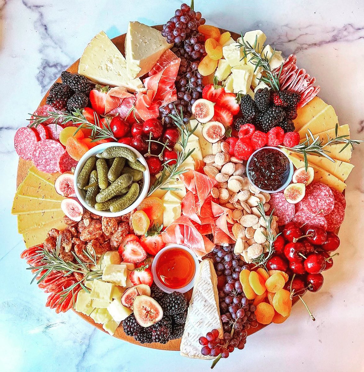 We know you’ve been waiting for it. Now offering charcuterie boards with our bar packages! 25% off full bar packages end September 30th so book now for savings!
#mobilemixology #craftcocktails #tikicocktails #charcuterieboard #weddingseason #preferredvendor #waitstaffavailable