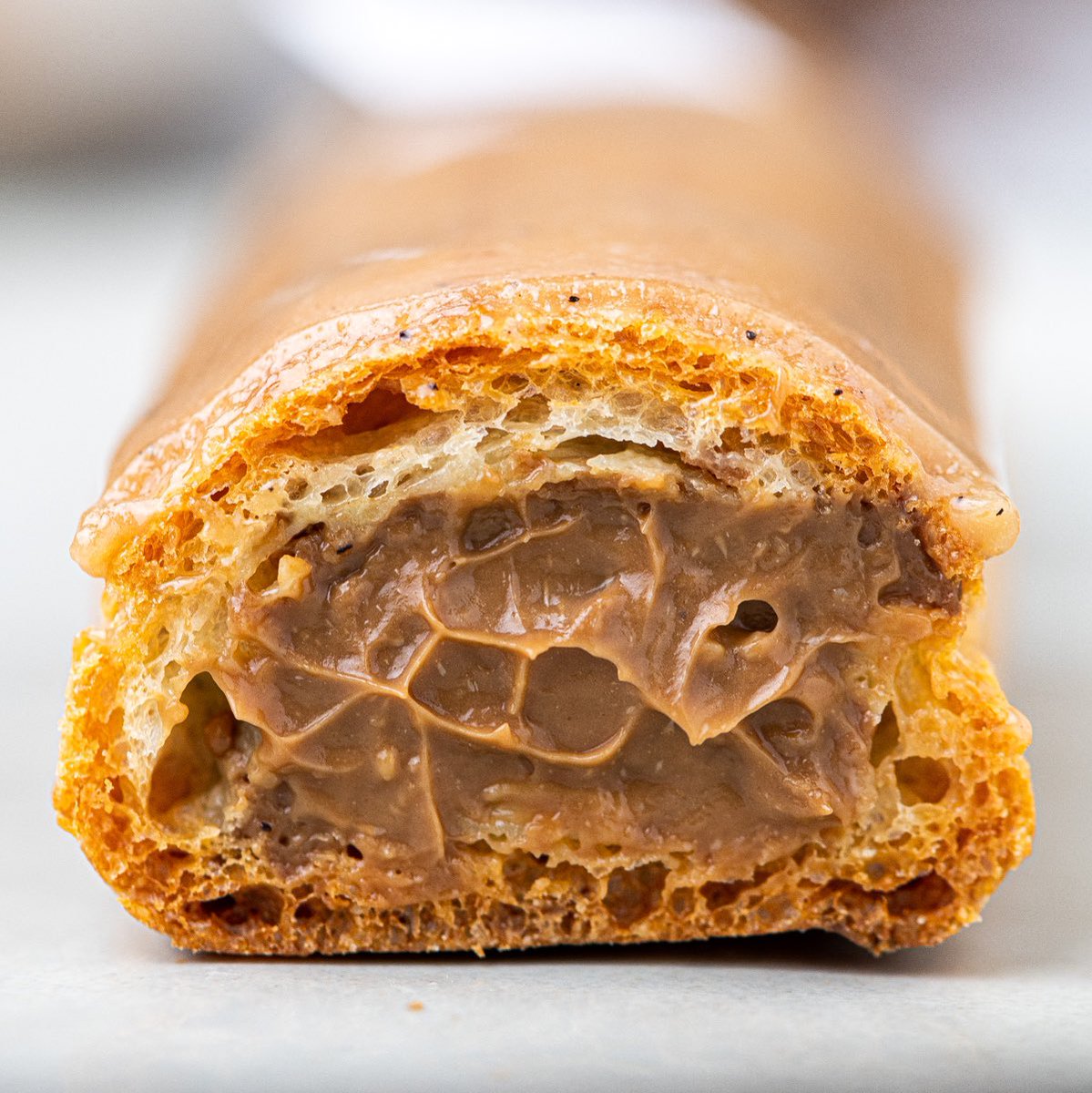 Conticini_Team's tweet photo. L'éclair au café ... ☕️
Une création irresistible à savourer pour le goûter avec un café ou une boisson chaude en ce temps pluvieux ... 🌧️
#philippeconticini #pbdt https://t.co/LcvXtpLe5v