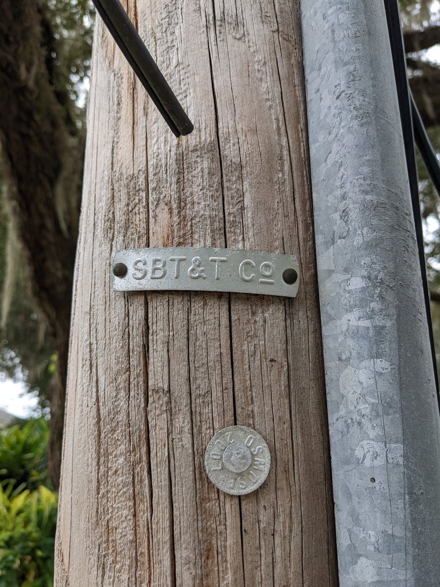 MelbaToastPoint's tweet photo. @citybeautiful @OUCreliableone SBT&amp;T is the name on the pole. I'm going to guess this was Southern Bell and AT&amp;T would now own it? FWIW, the pole on the other end of the wires does say AT&amp;T. https://t.co/fx11q41oit