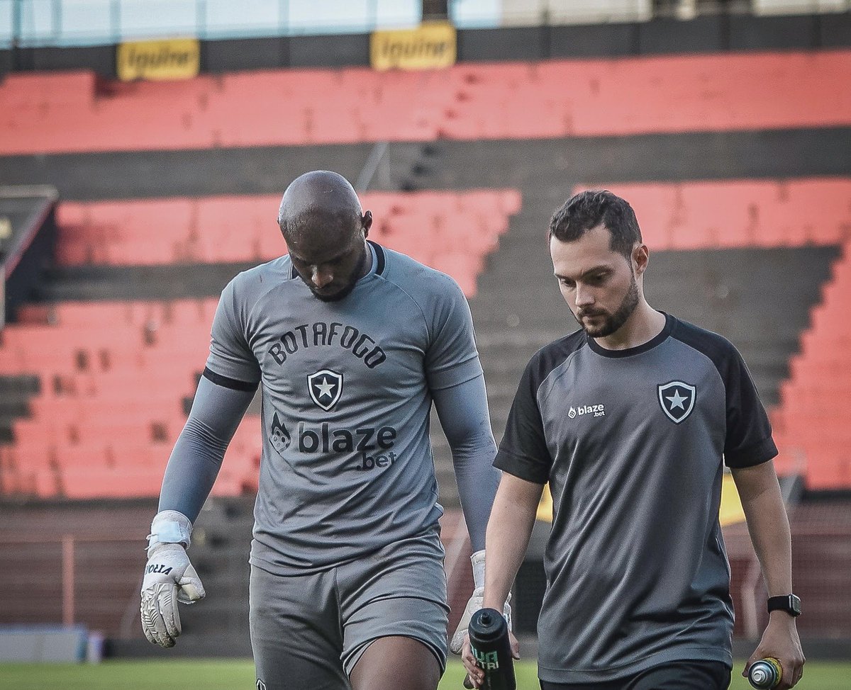 Após um mês e meio em recuperação,estou muito feliz em estar de volta 👊🏾🙏🏾
<a href="/Botafogo/">Botafogo F.R.</a>