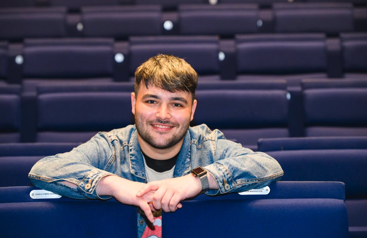 itvstudios's tweet photo. 🥁 Drum roll please....and the fourth recipient of the Tony Warren Drama Bursary is...

Johnathan Georgiou! Congratulations👏

Read all about the bursary: https://t.co/RWSMLQDxAQ https://t.co/ReZqQ9IayR