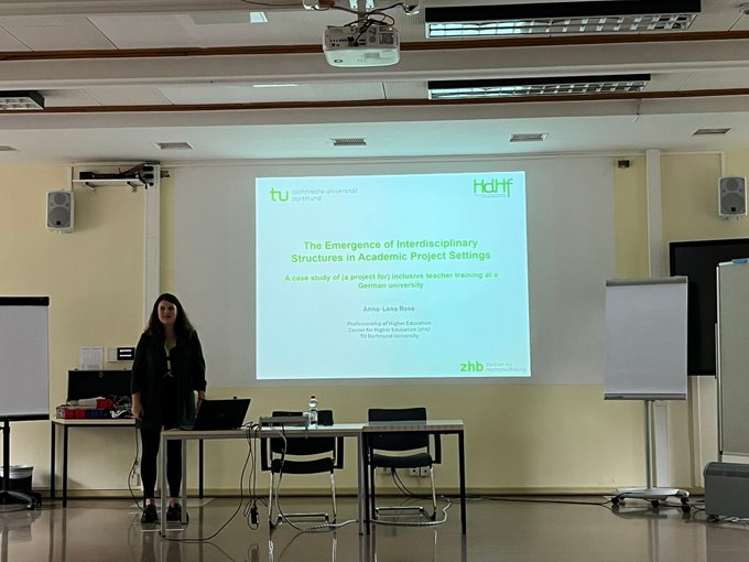 HdHf_TUDortmund's tweet photo. 🔦Our scientific staff member @AnnaLena_Rose presented her PhD project and discussed the emergence of #interdisciplinary structures in #academic project settings
#phdlife #academicchatter #HERSS @TU_Dortmund @liudvikaleisyte https://t.co/ic78Xi3tZO