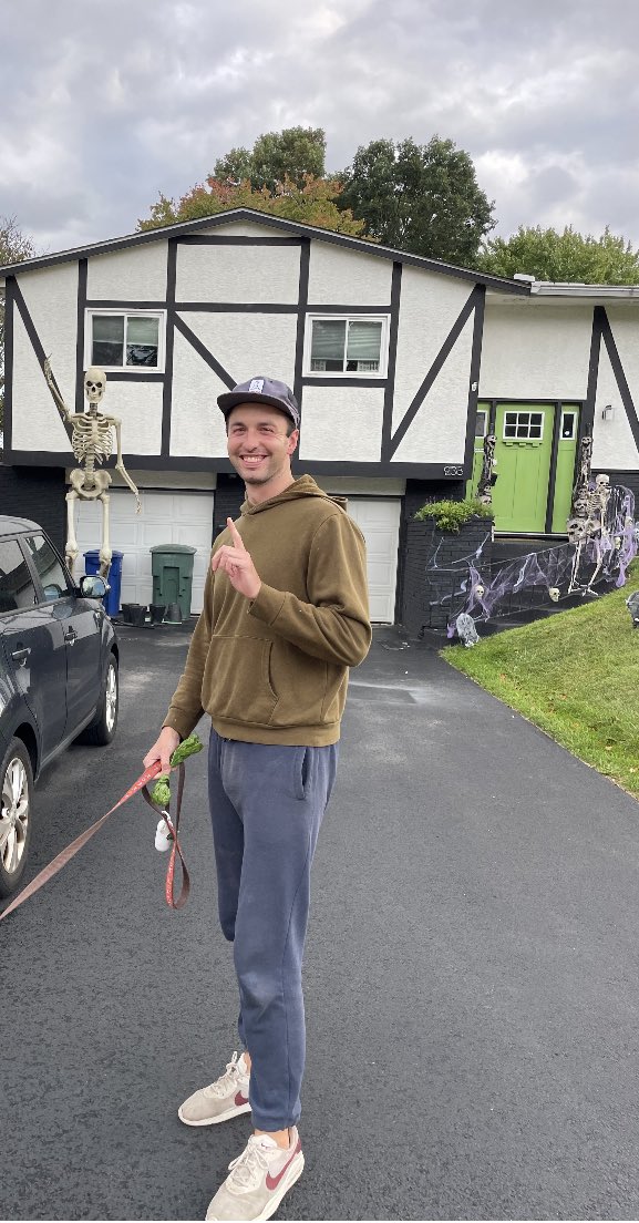 Tom__Grady's tweet photo. It’s September 27 - neighbors are whacky as hell and I love it (other 20 tall foot skeleton not pictured) https://t.co/RhSrTa5dDu