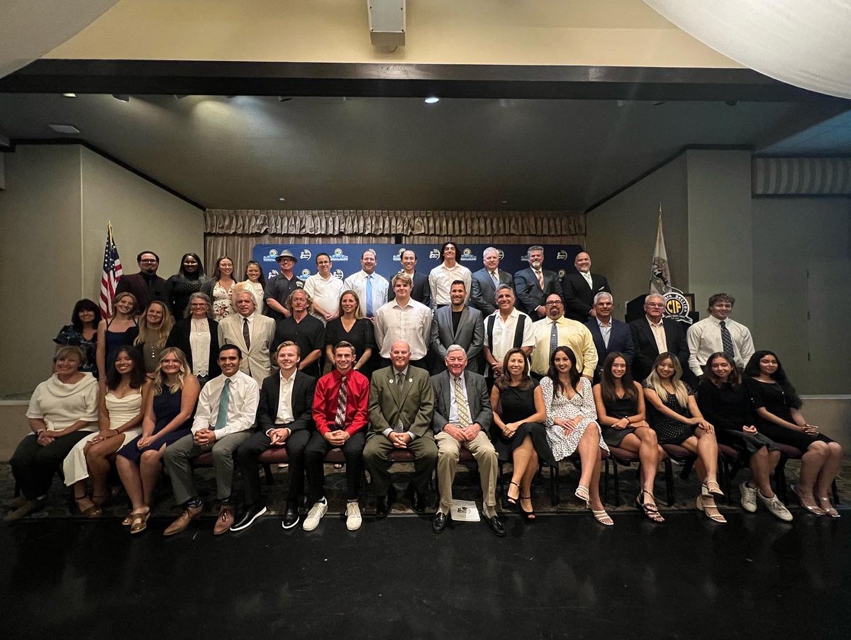 INTRODUCING…. Your 2021-2022 CIF-SS Champions for Character awardees! 🤩🏅

Congrats to all the students, coaches, administrators, athletic trainers, and media!And a special congratulations to the Citrus Belt Area AD Association for receiving this year’s Commissioner’s Award! 👏