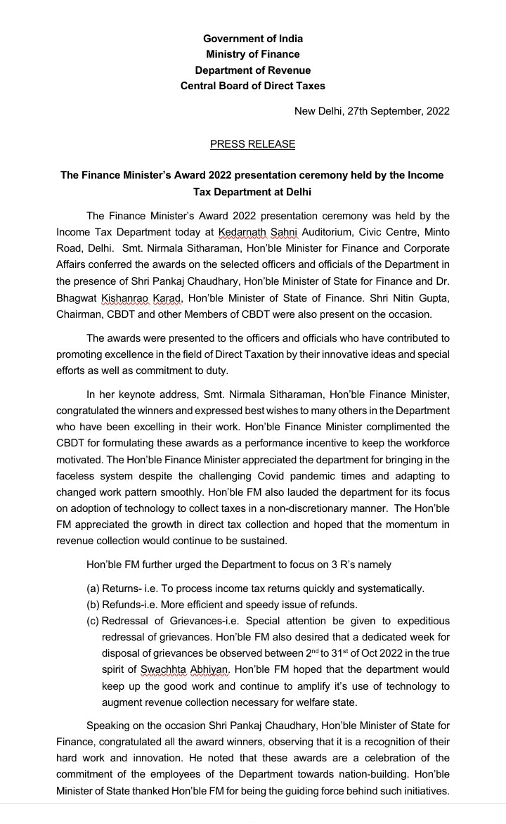 IncomeTaxIndia's tweet photo. The Finance Minister’s Award 2022 presentation ceremony of the Income Tax Dept. was held today at New Delhi.  Hon’ble FM, Smt. @nsitharaman, conferred the awards on selected employees of ITD. #FMAwards
Details in the Press Release:
https://t.co/afGt0cMopi https://t.co/vQpV6M6Er0