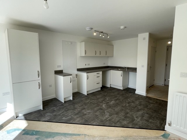 JBStonewaterUK's tweet photo. First handovers of x5 - 2bedroom homes 🏘️took place today at @StonewaterUK S106 site with @AvantHomes in Ruddington, Notts &amp; available on #affordablerent Thanks to @bailygarner 🌟for their roles as EA &amp; CoW #teamwork #newhome #socialhousing #energyefficiency #discoverstonewater https://t.co/3ckW9qQGsq