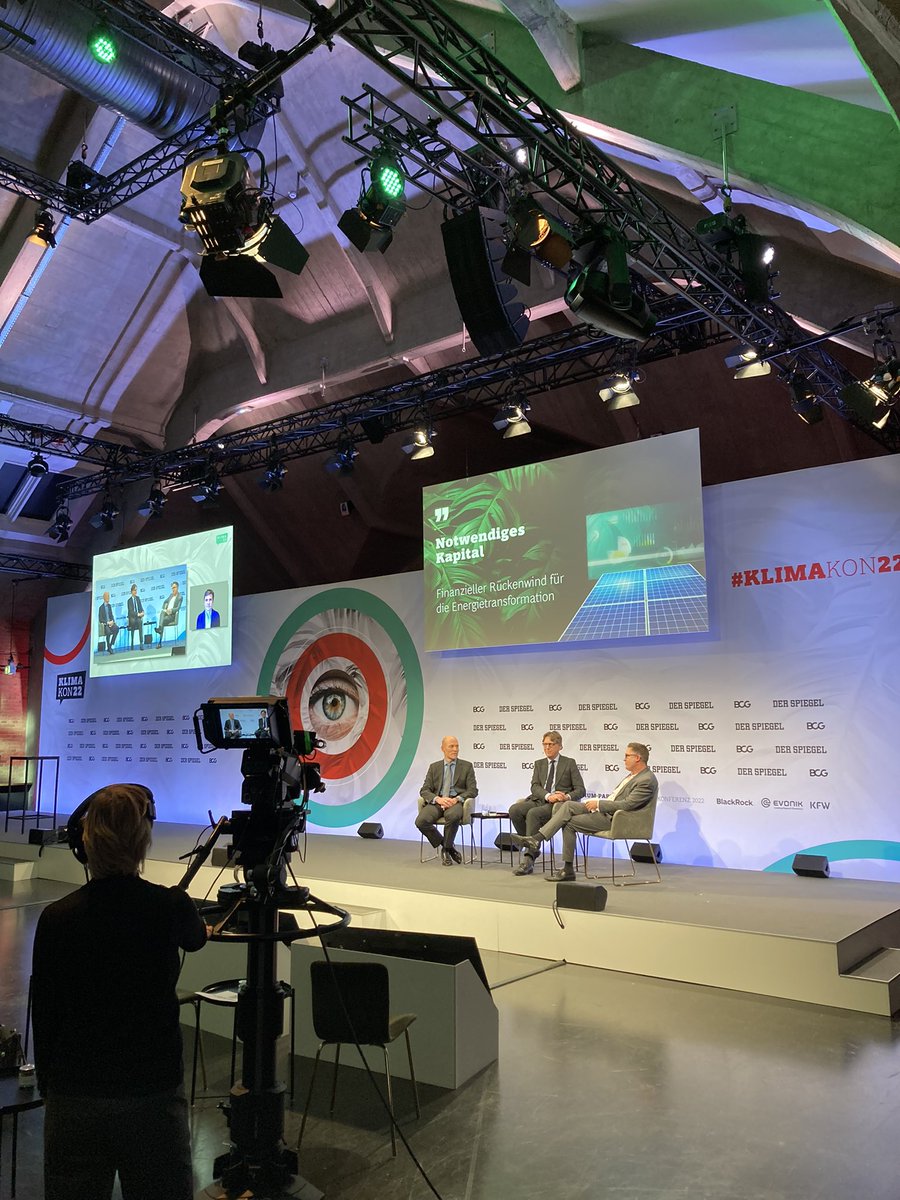 KfW's tweet photo. Wir müssen die aktuelle Situation am Energiemarkt und die langfristig hohen Preise für fossile Energieträger als eine Chance für die effiziente Transformation zur Klimaneutralität verstehen, so KfW-CEO Stefan Wintels auf der #KlimaKon22.
#GroupUpForClimate https://t.co/UHVbnD5wM1