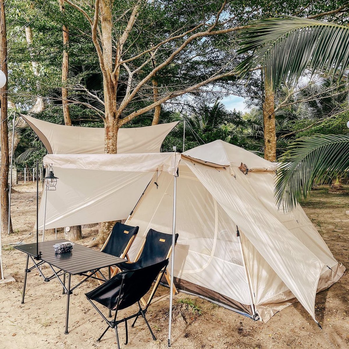miera_rrip's tweet photo. Aesthetic khaki and brown camping essentials that you can get from @shopeemy.

A thread——
#mighayeapshop

Photo from ig @azcamp_ https://t.co/hCdqjuQuYc