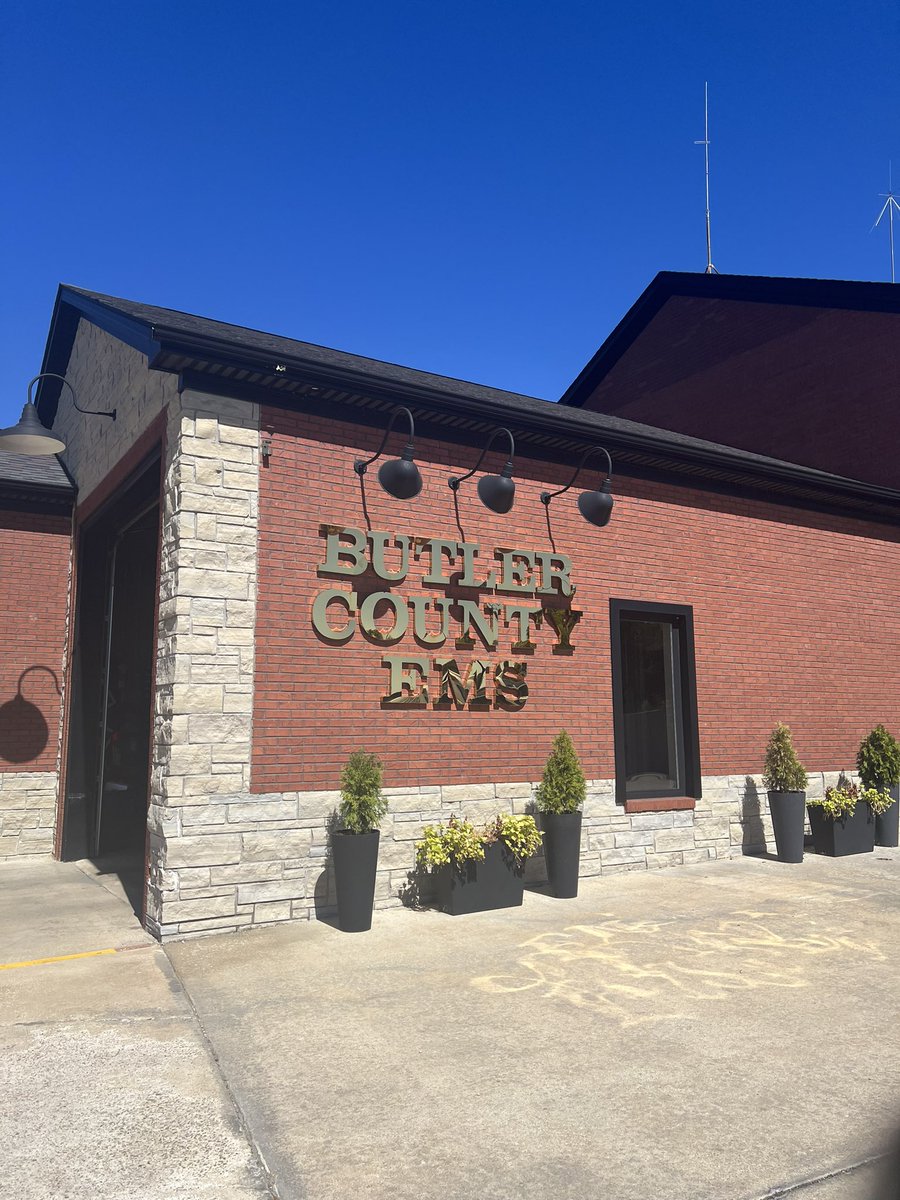 Spreading the f-word to our local hero’s today! Love what they do and I love helping them stay connected 🤗🤝 #firstnet #attemployee #FirstResponders <a href="/FirstNet/">FirstNet, Built with AT&T</a> <a href="/britgrimes8/">Brittany Grimes</a> <a href="/MichBryanWaller/">michelle waller</a> <a href="/AlyssaMoore_12/">Alyssa Moore</a> <a href="/KattiaS_Ramirez/">Kattia S. Ramirez</a>