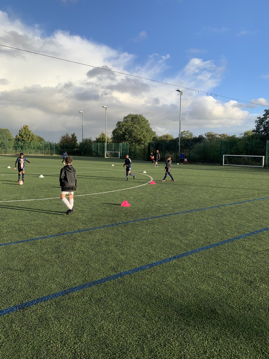 SBitC_CCFC's tweet photo. PDC
Great evening for some training tonight at are player development centre ⚽️
Tonight the player’s are working on passing and receiving!
For more information ℹ
Shaun.pierce@sbitc.org.uk
02476100525
@ArcherBassett @OnTheBallMedia1
JP https://t.co/Mr4Yyfltt6