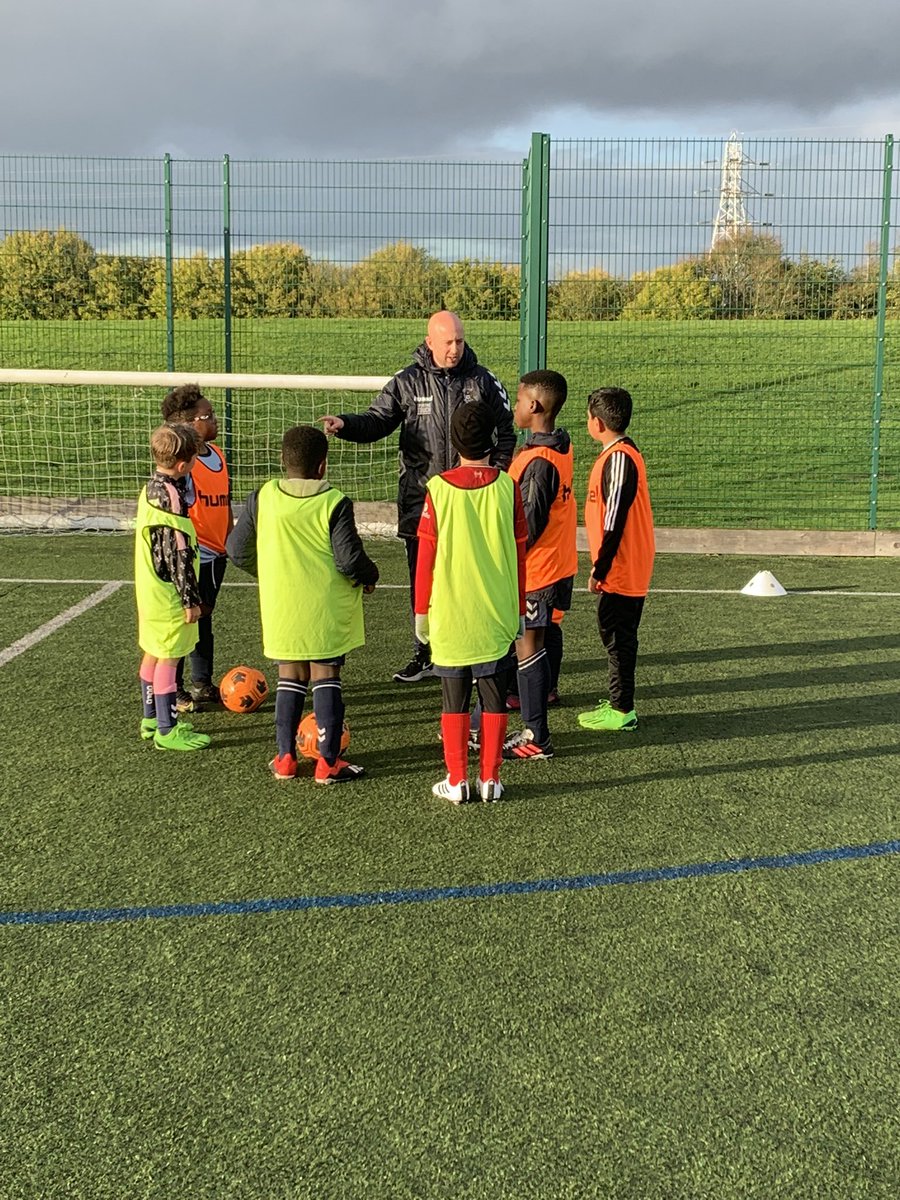 SBitC_CCFC's tweet photo. PDC
Great evening for some training tonight at are player development centre ⚽️
Tonight the player’s are working on passing and receiving!
For more information ℹ
Shaun.pierce@sbitc.org.uk
02476100525
@ArcherBassett @OnTheBallMedia1
JP https://t.co/Mr4Yyfltt6