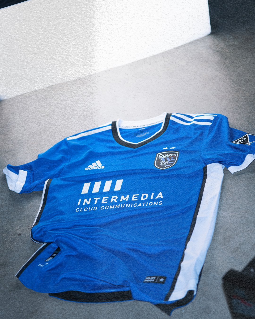San jose sale earthquake jersey