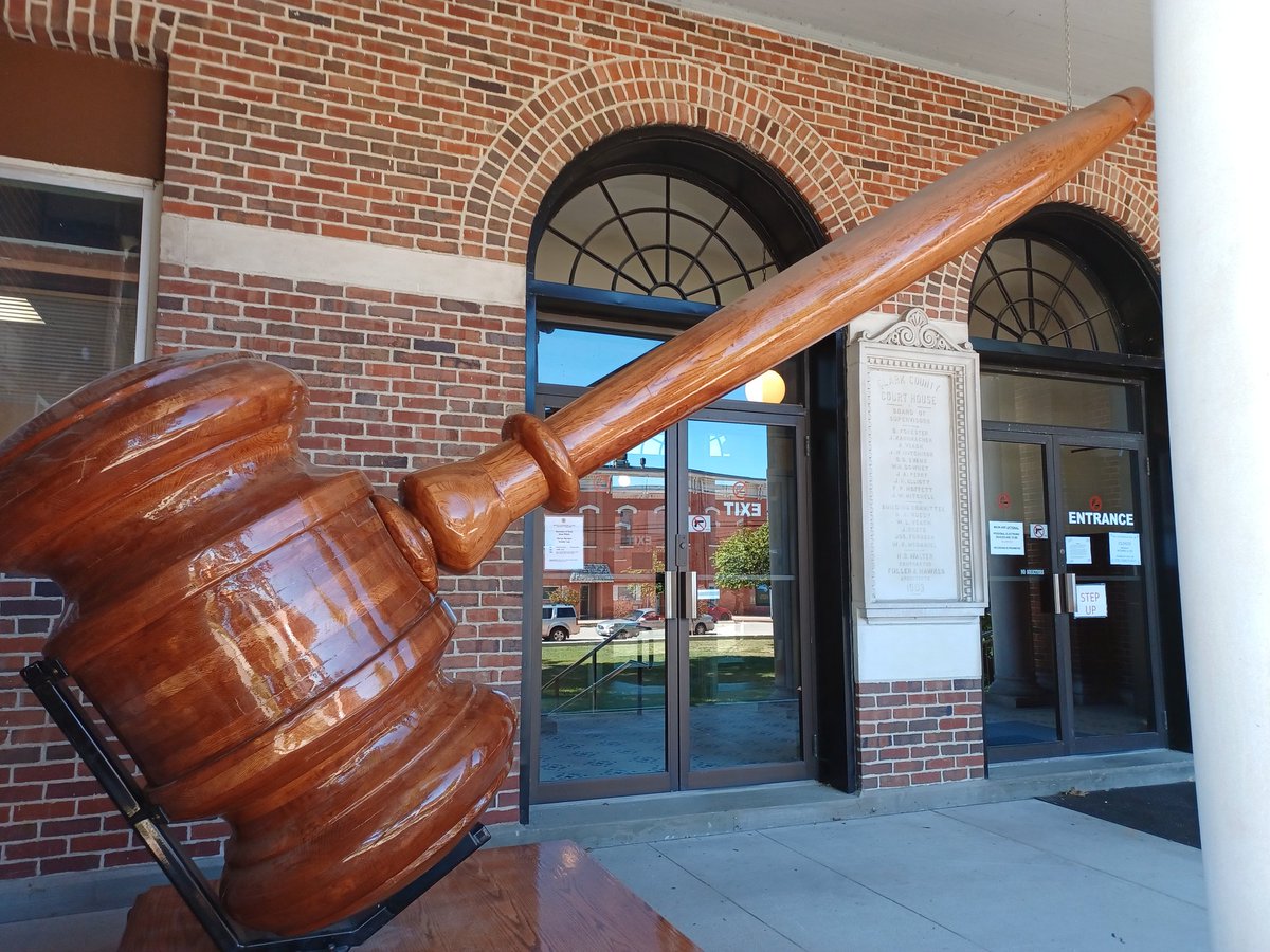 Sarah Kendzior on Twitter "The World's Largest Gavel, Marshall IL"
