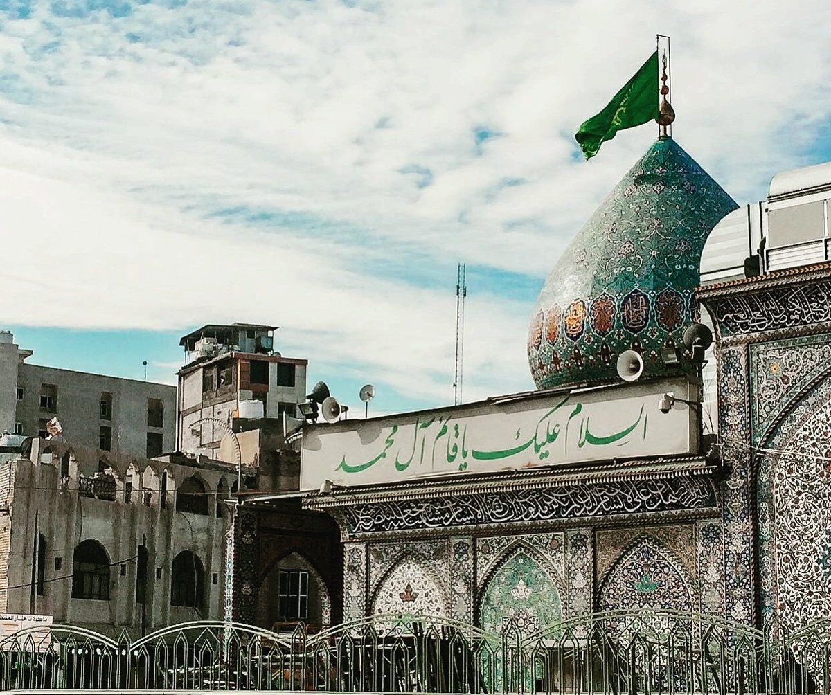 HussainkeAzadar's tweet photo. Waking up and instantly saying 𝐒𝐚𝐥𝐚𝐦 to Imam e 𝐙𝐚𝐦𝐚𝐧𝐚(عج) makes your day so much better.🤍🌹 https://t.co/JmRXt8c1nP