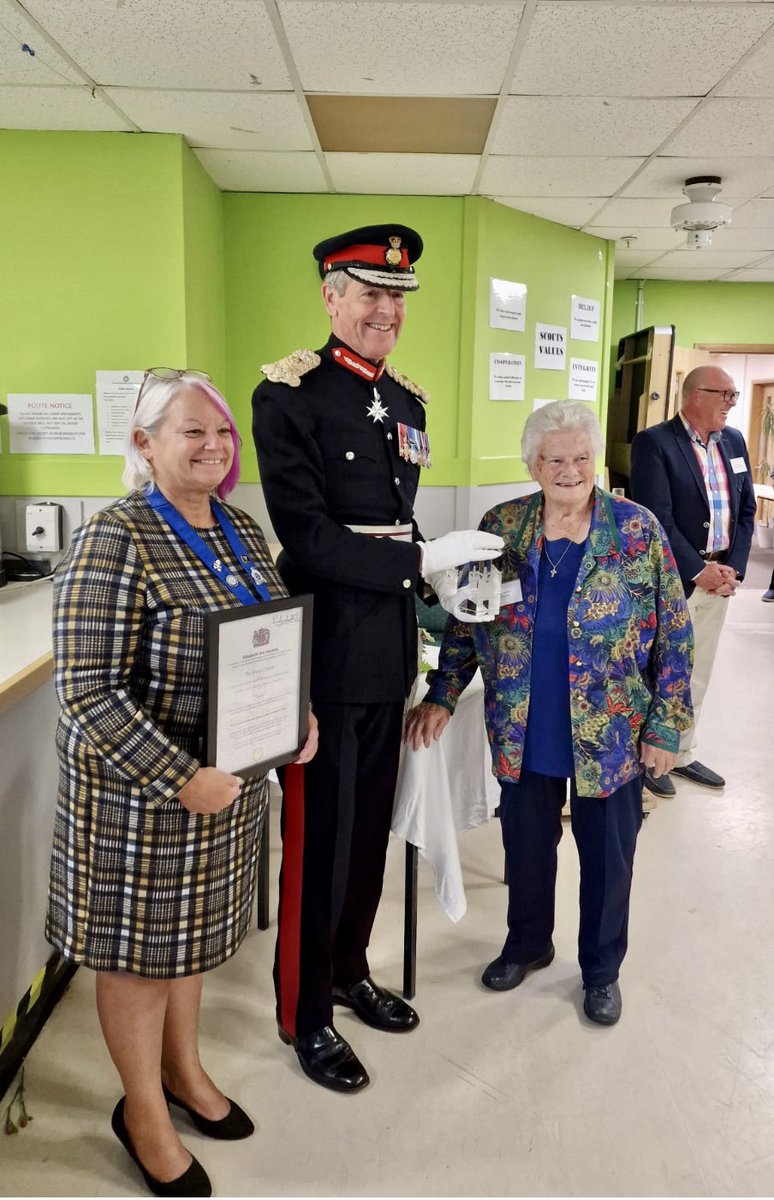 cornwallcivic's tweet photo. A pleasure to attend #TheOasisCentre #StEval to read out the citation for their #QAV Queens #Award for #voluntary service very well deserved @cornwall_ll @CornwallCouncil @PaulineGiles https://t.co/dbN0OVTqST