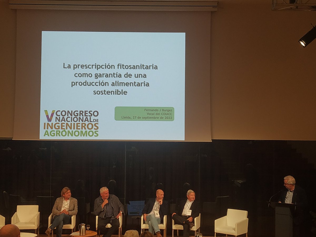 RaquelByR's tweet photo. 📢El ingeniero agrónomo como prescriptor 📃 de productos fitosanitarios para garantizar la seguridad en la aplicación y su sostenibilidad #SanidadVegetal, uno de los temas tratados en #CongesoAgronomos por @agronomoscentro

➡️Interesante artículo:
https://t.co/KOn3Yhptm6 https://t.co/TMoQy3tBTb