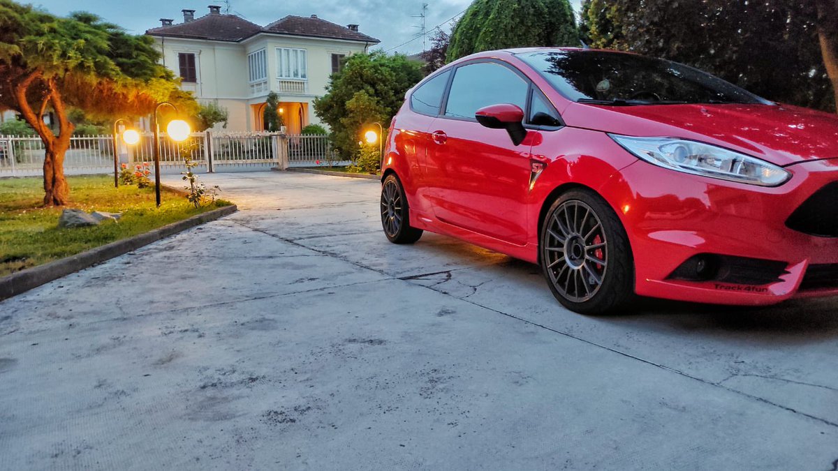 Alebech94's tweet photo. This is not #Ford #fiesta, this is speedy lobster 😁🦞 https://t.co/2S41O9VN45