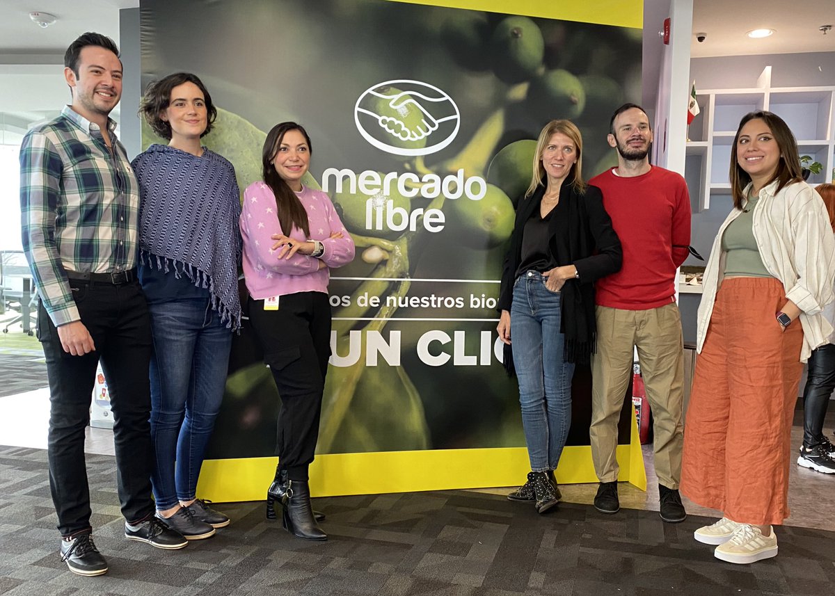giratusfinanzas's tweet photo. @Mercadolibre anuncia su plan Productos de Nuestros Biomas, a través del cual busca diseñar y digitalizar negocios de pequeñas cooperativas, es decir, que desde la plataforma se puedan adquirir productos de pequeños productores, como café, artesanías (ropa), miel, etc. https://t.co/GYsuOvnxjn