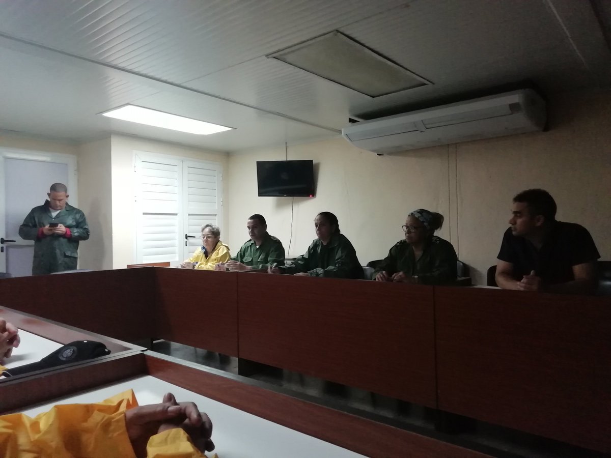 En el <a href="/HospitalPinares/">Hospital General Docente "Comandante Pinares"</a> evaluamos las afectaciones de #Ian en el municipio #SanCristobal, aquí llueve intensamente y hay ráfagas fuertes de viento. <a href="/DrRobertoMOjeda/">Dr. Roberto Morales Ojeda</a> <a href="/SalvadorValdesM/">SalvadorVM</a> <a href="/ValdesMenendez/">Ramiro Valdés Menéndez</a> <a href="/InesMChapman/">Inés María Chapman Waugh</a>