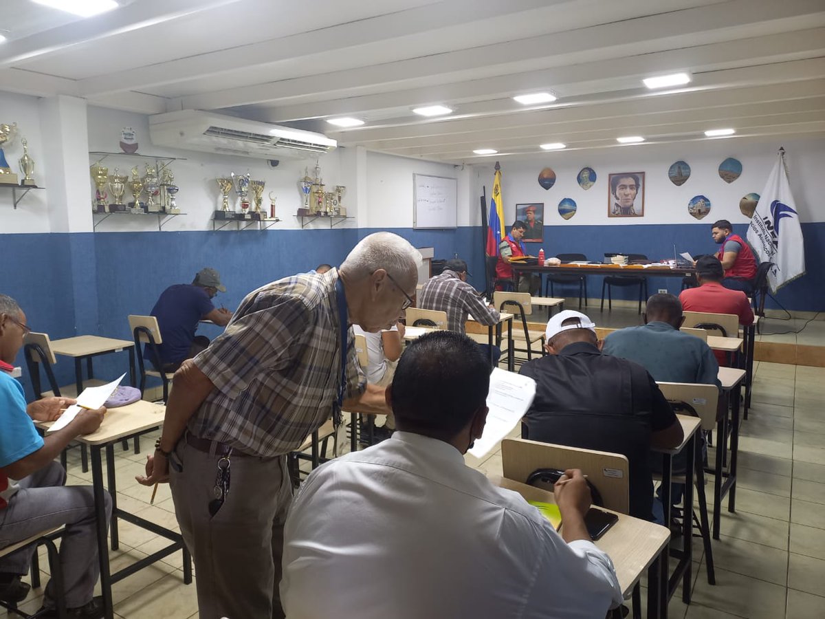 inea_venezuela's tweet photo. #27Sep ¡Jornada en #LaPiedras!💪
#AlMomento estamos realizando jornada de la 2da junta examinadora en la @captolaspiedras para optar a títulos de Patrón de Primera, Patrón de Segunda, Motorista de Primera y Motorista de Segunda.
¡Asiste!
#TurismoAutosustentable https://t.co/BlnWS1Ps5i