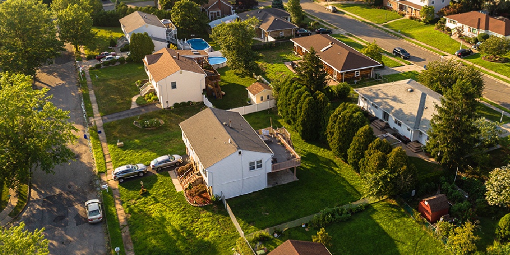 philadelphiafed's tweet photo. Soaring housing prices and shrinking supply have made it clear that we need more affordable options for consumers. #PhiladelphiaFed President Harker unpacks #housing #inflation in our latest article. https://t.co/gscZKrvqfm https://t.co/ld6dYeQ6lA