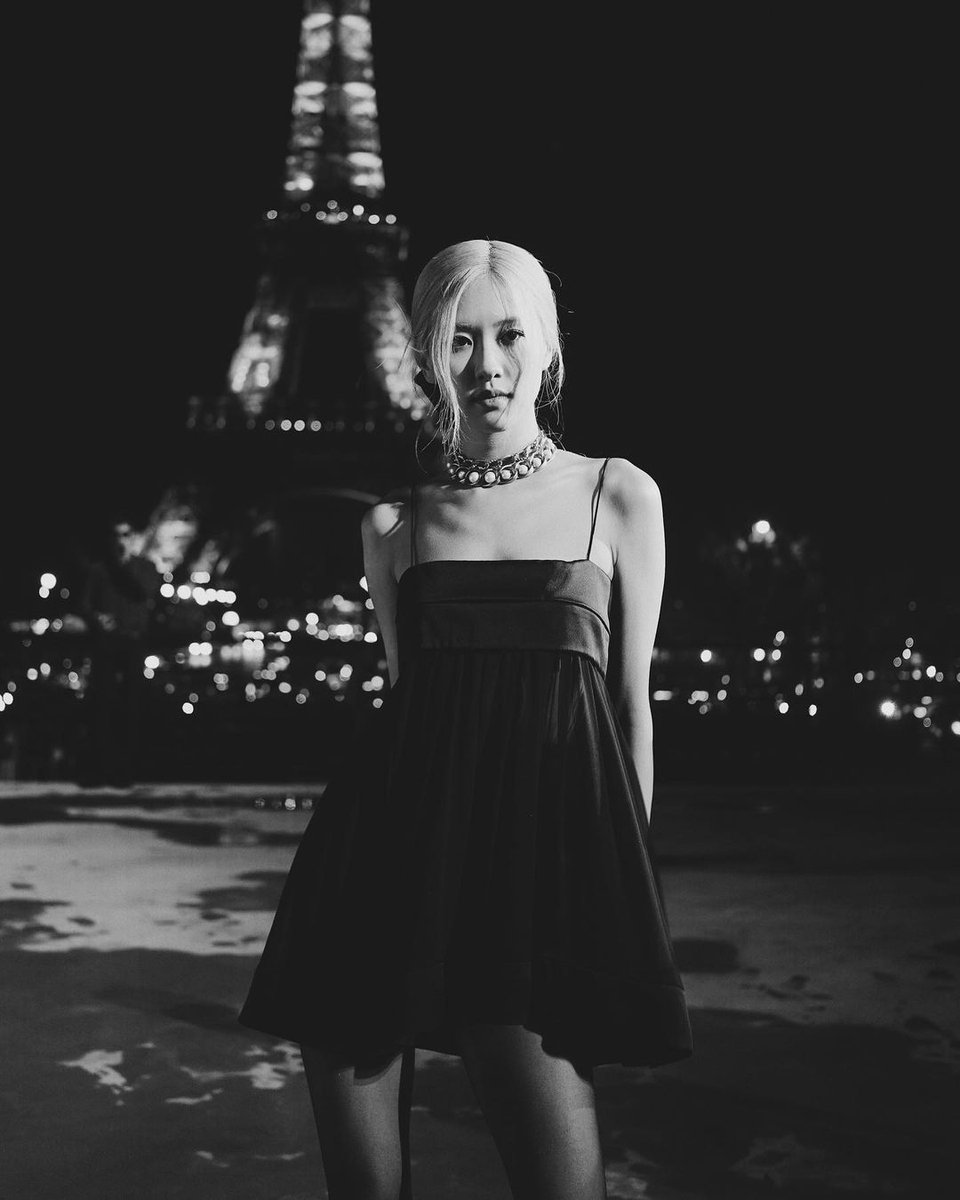 ROSÉ SAINT LAURENT PFW
#ROSÉBrilleEnSaintLaurent <a href="/YSL/">SAINT LAURENT</a>