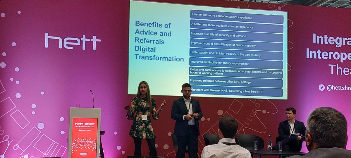 Amazing presentation by @rob_tam and <a href="/UbhiMala/">Dr Mala Ubhi (she/her)</a> at <a href="/HETTShow/">HETT Show</a> today on the fantastic work being done by the eRS team 👏 #hett2022 #HETT #hettshow #eRS