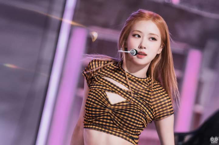 tn110219971's tweet photo. Trông chờ outfit hôm nay quá 🥰🥰🥰 ROSÉ SAINT LAURENT PFW
#ROSÉBrilleEnSaintLaurent
#ROSÉxSaintLaurent https://t.co/0xDuaBSEEu