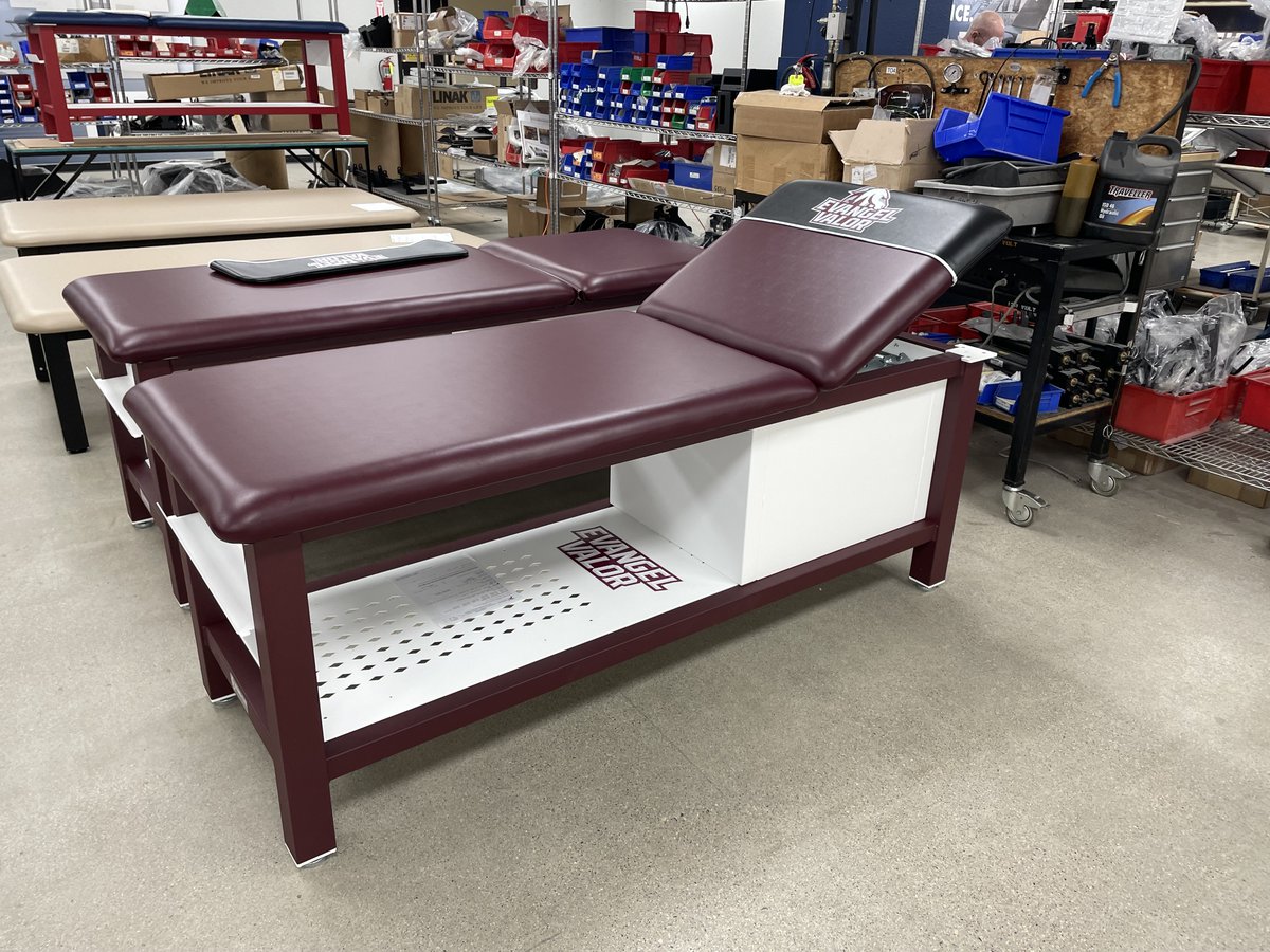 PHSAthleticEdge's tweet photo. The white stands out great with this deep maroon vinyl that @Evangeluniv chose!
Thank you for working with our partner, @MedcoSupply
#WeAreEU #LifeatEU #SportsMedicine #Athletics #AthleticTrainer #MedcoServes #AthleticEdge https://t.co/KVAWdHuTi3