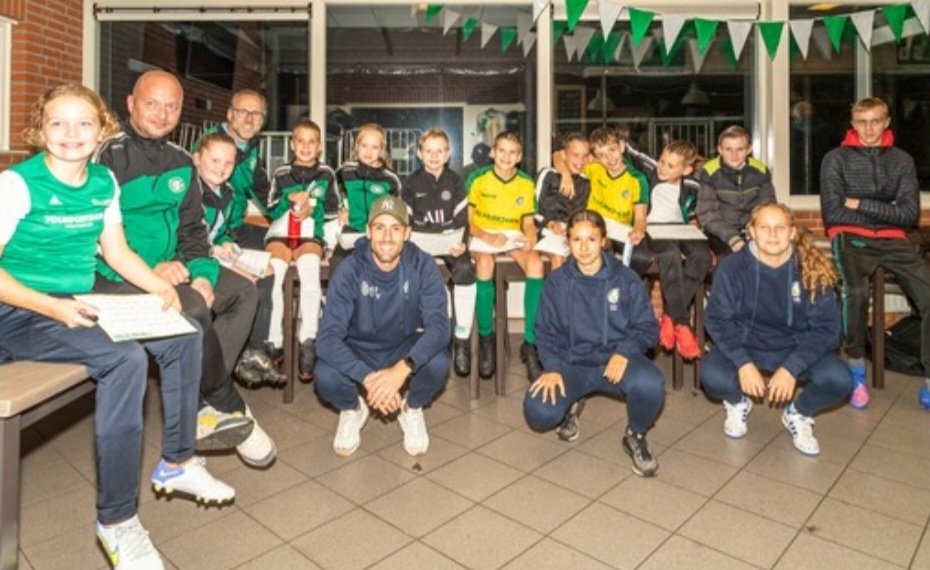 MirandaKnoben's tweet photo. @FortunaVrouwen Ook bij de Slekker Boys was het gezellig . https://t.co/RxYGsTaKbn