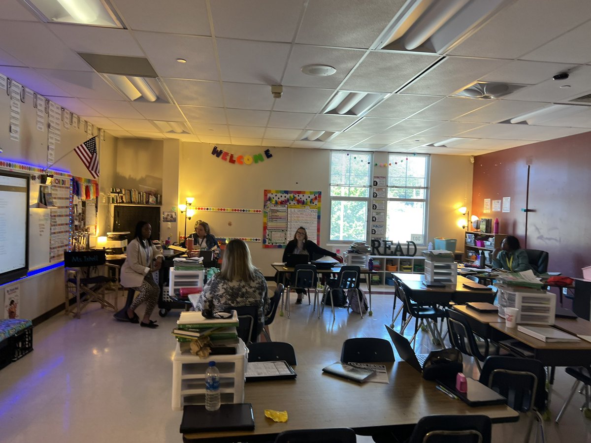 <a href="/Cherrydale_Elem/">CherrydaleElementary</a> Fourth grade teachers collaborate on project based lessons with reading and writing. <a href="/DocStevensGCS/">Susan Stevens</a> <a href="/DebraJohnson007/">Debra Johnson</a> <a href="/SpecialistsELA/">ElemELASpecialists</a> @NerissaQLewis