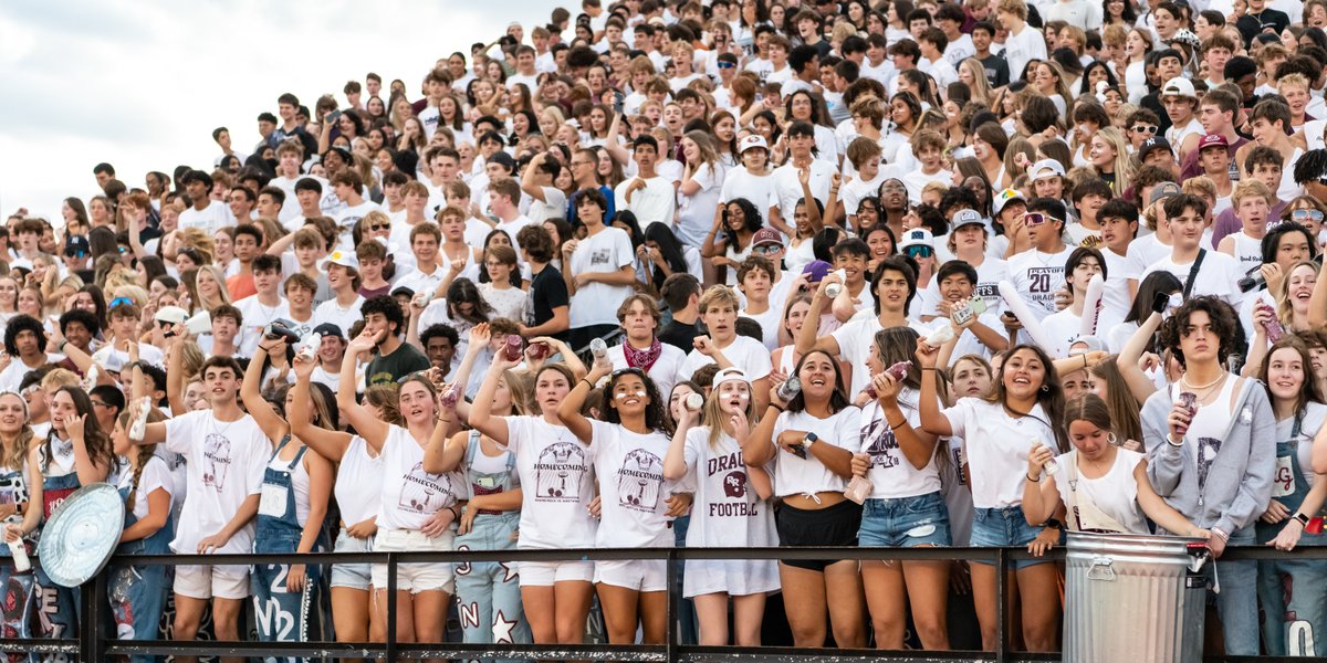 RoundRockFB's tweet photo. Not an empty seat in the house!!

📸: @HenryHueyPhoto https://t.co/tlE7Oh3xLb