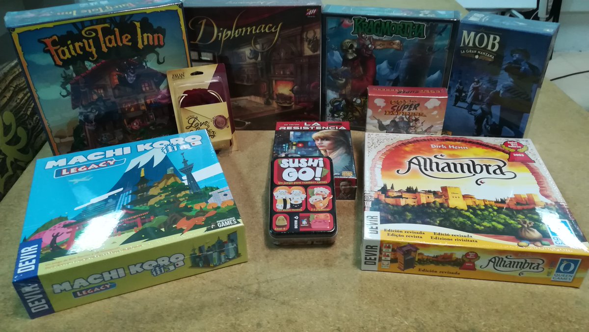 Les #xuxes que ens han arribat de part de <a href="/zacatrus/">Zacatrus</a> ens tindran uns dies distrets... 
#jocsdetaula #aviciar #ocialternatiu